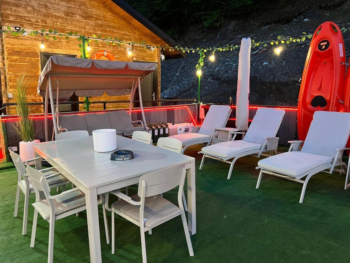 Holiday Bicaz Bungalows On The Lake Exterior photo