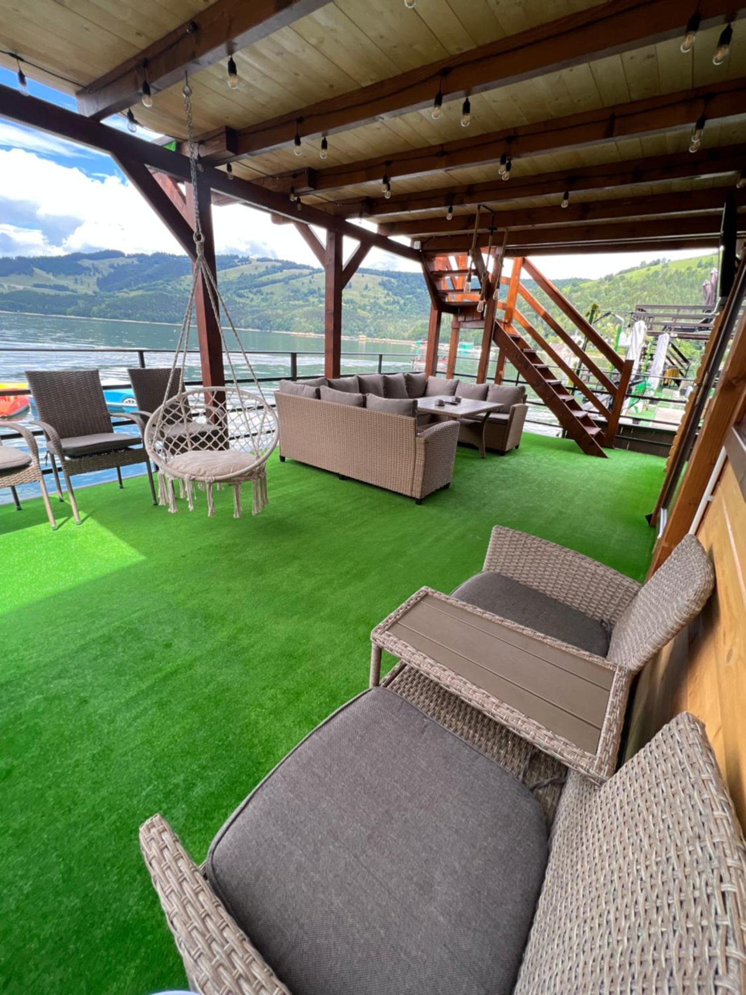 Holiday Bicaz Bungalows On The Lake Exterior photo