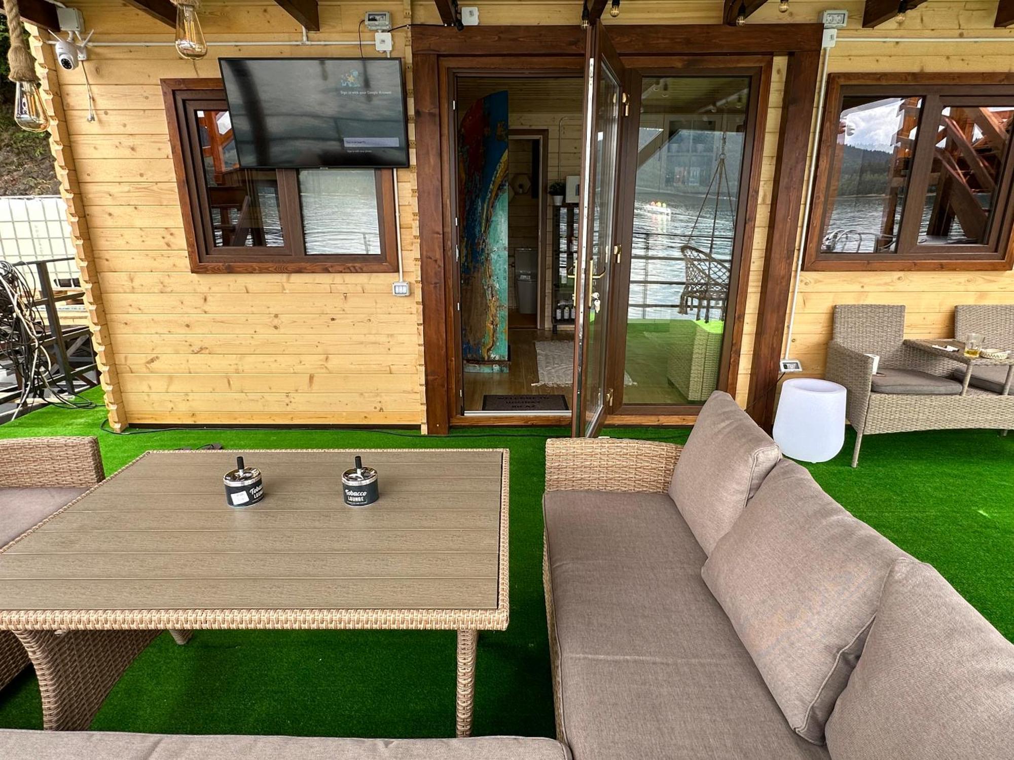 Holiday Bicaz Bungalows On The Lake Exterior photo