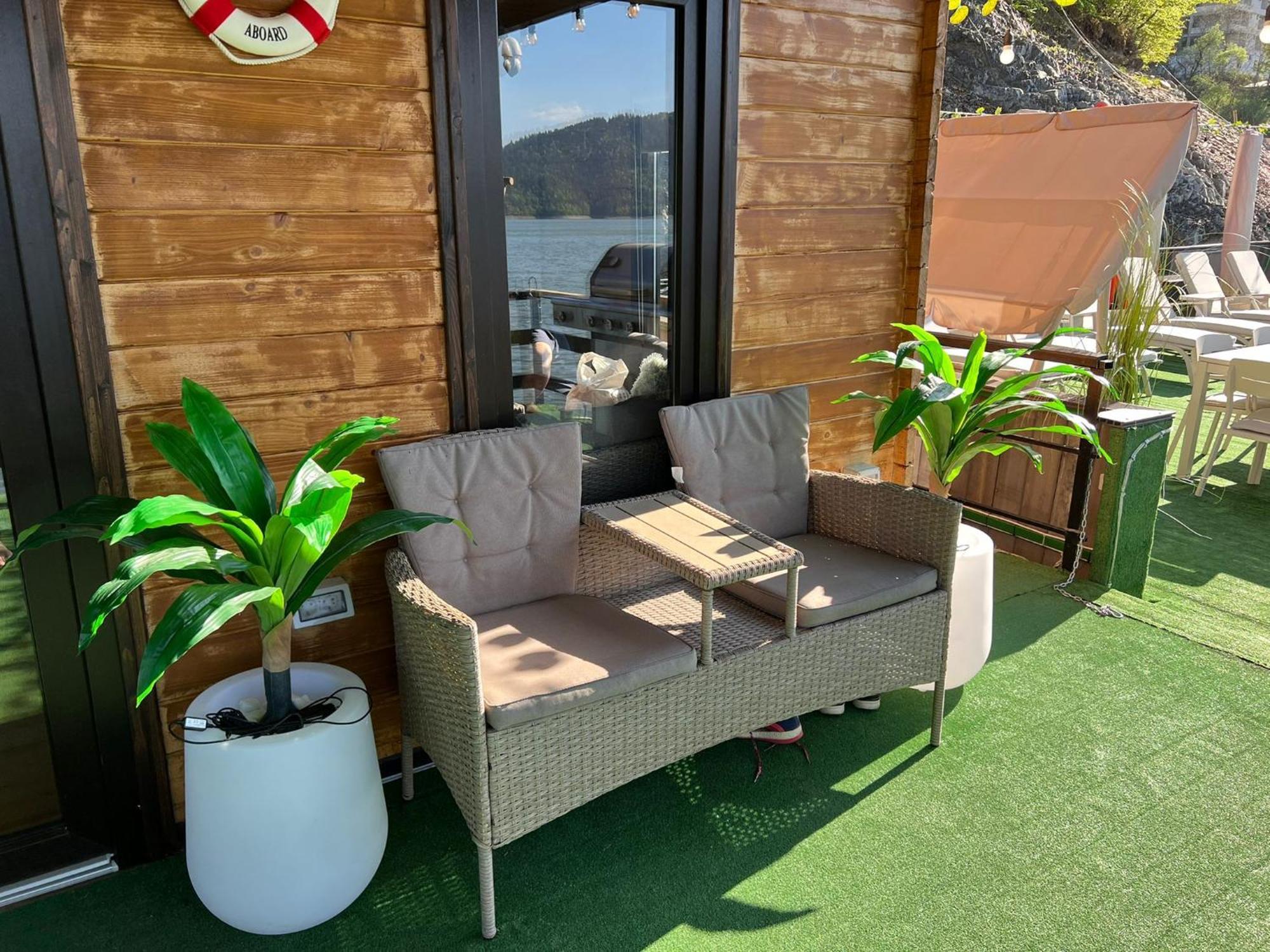 Holiday Bicaz Bungalows On The Lake Exterior photo