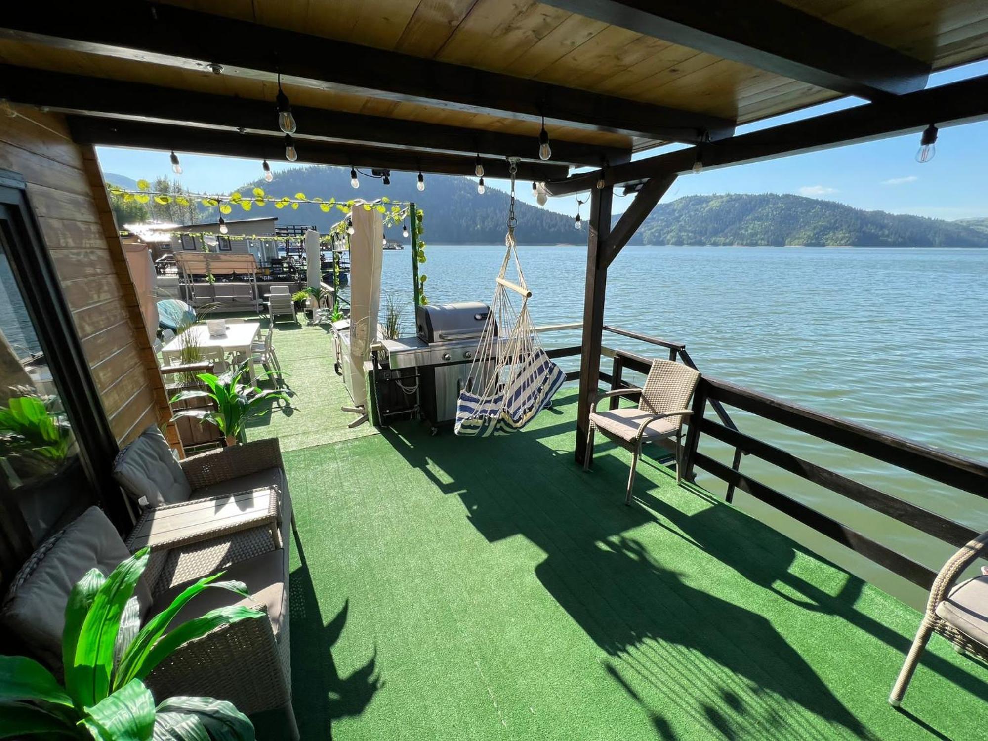 Holiday Bicaz Bungalows On The Lake Exterior photo
