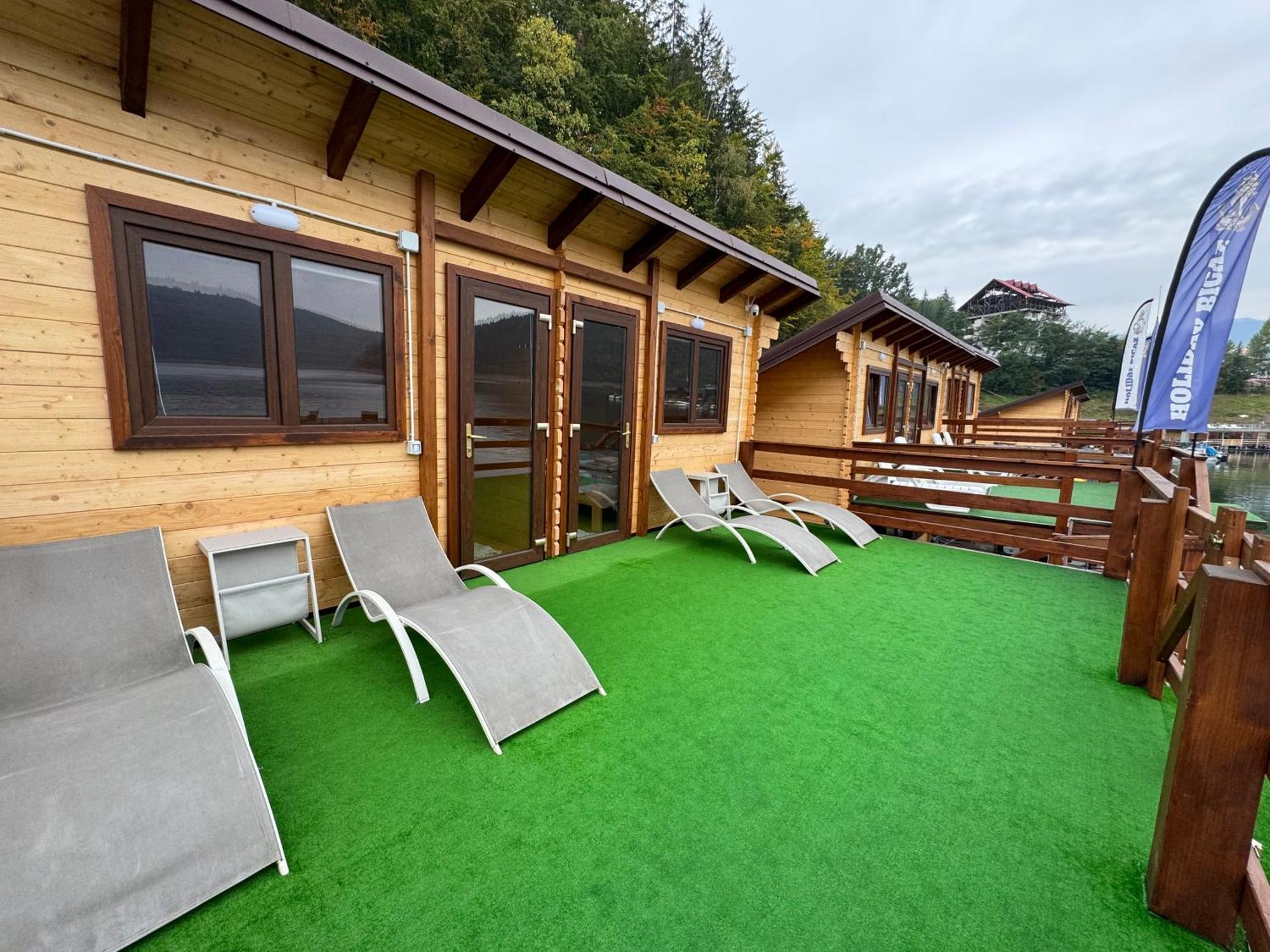 Holiday Bicaz Bungalows On The Lake Exterior photo